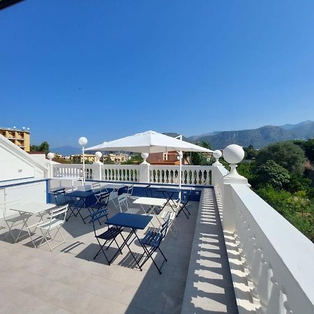 Villa Gabriella - Rooms & Breakfast سانتّانييلّو المظهر الخارجي الصورة