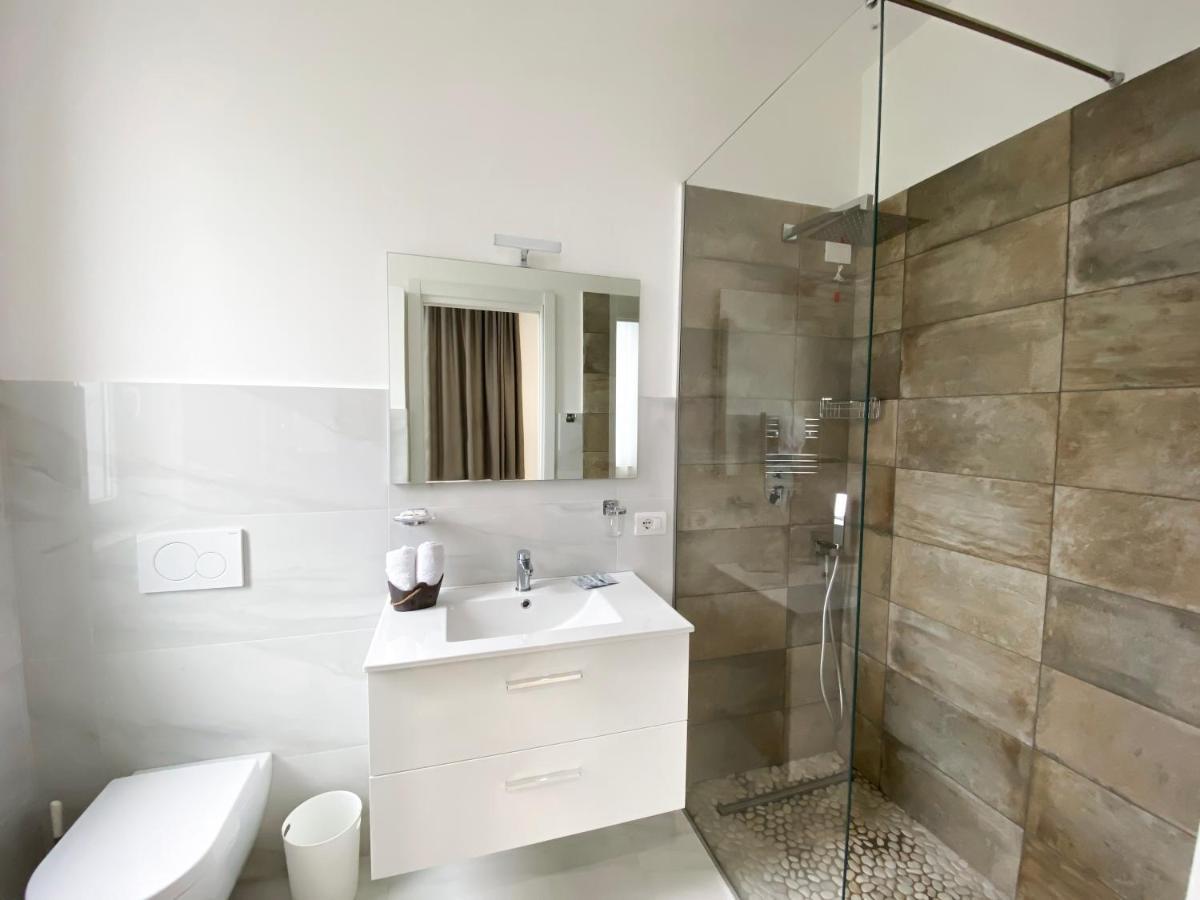 Villa Gabriella - Rooms & Breakfast سانتّانييلّو المظهر الخارجي الصورة