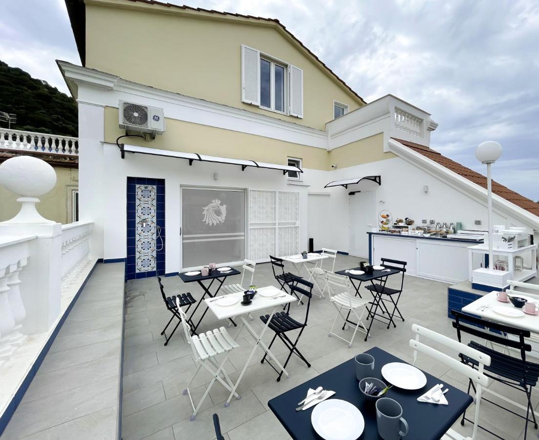 Villa Gabriella - Rooms & Breakfast سانتّانييلّو المظهر الخارجي الصورة