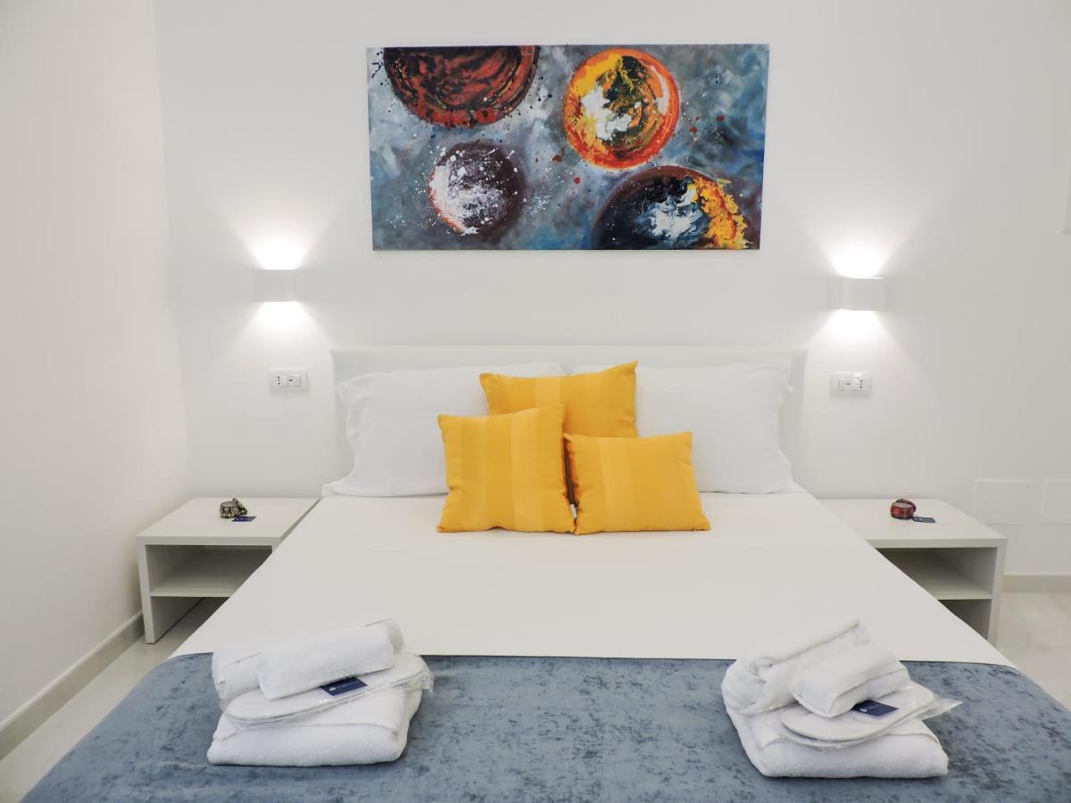 Villa Gabriella - Rooms & Breakfast سانتّانييلّو المظهر الخارجي الصورة