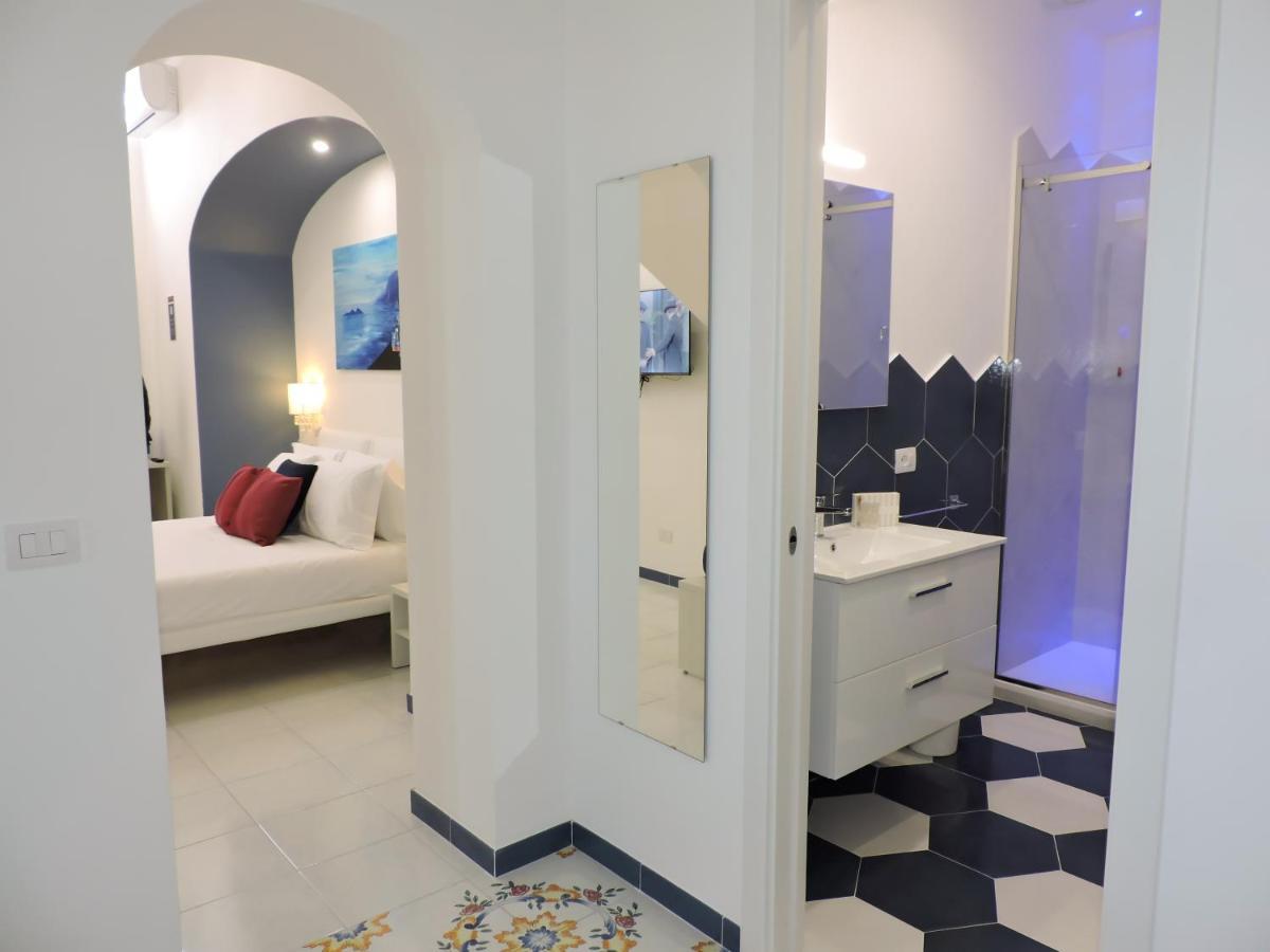 Villa Gabriella - Rooms & Breakfast سانتّانييلّو المظهر الخارجي الصورة