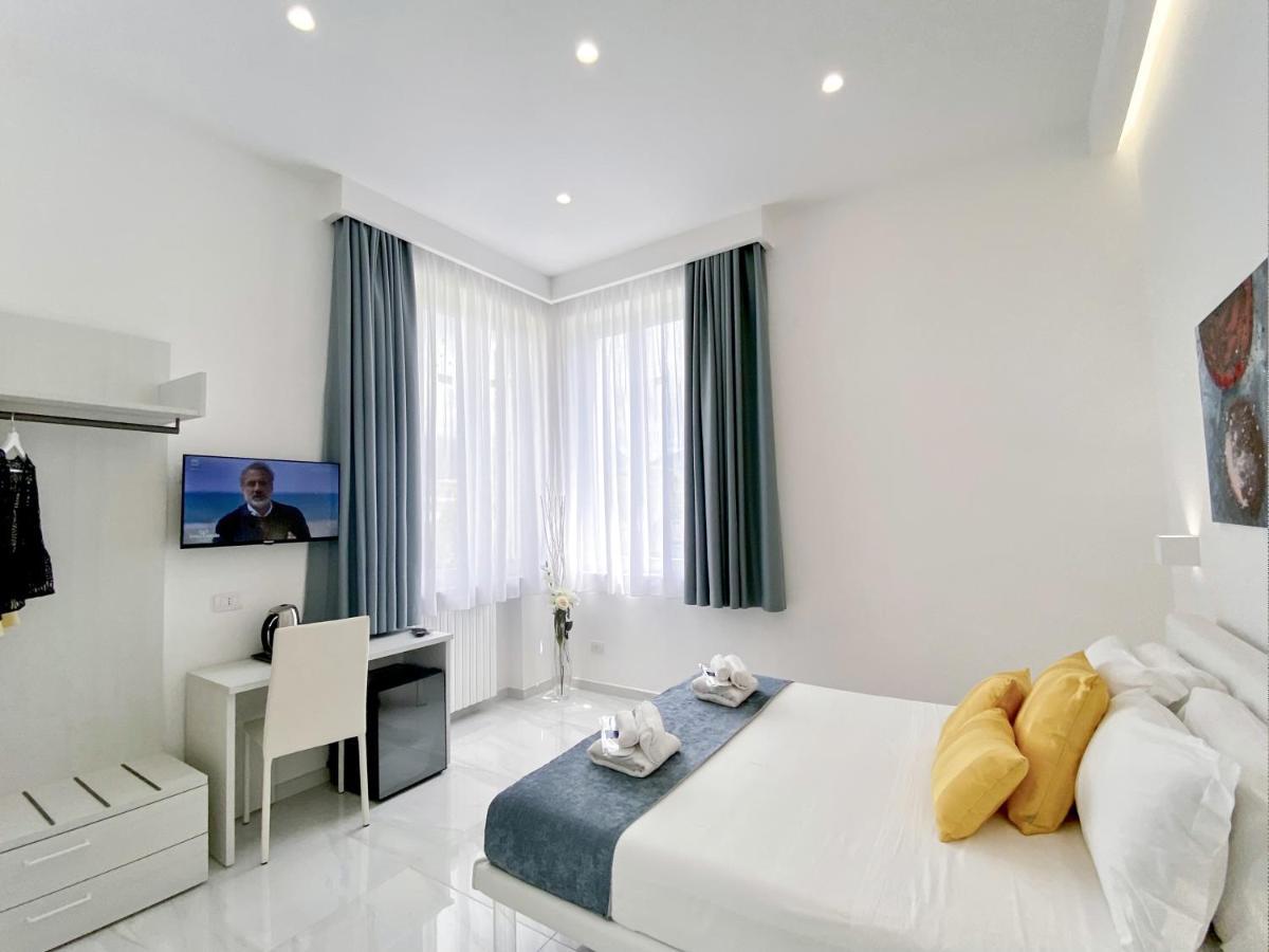 Villa Gabriella - Rooms & Breakfast سانتّانييلّو المظهر الخارجي الصورة