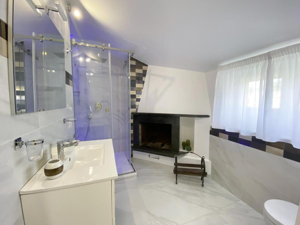 Villa Gabriella - Rooms & Breakfast سانتّانييلّو المظهر الخارجي الصورة