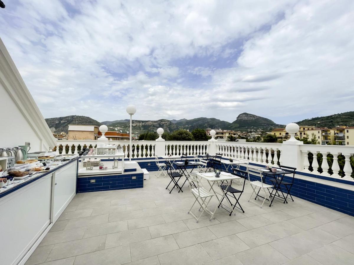 Villa Gabriella - Rooms & Breakfast سانتّانييلّو المظهر الخارجي الصورة