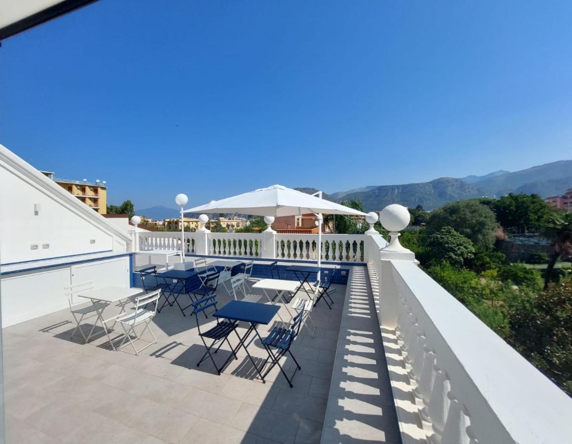 Villa Gabriella - Rooms & Breakfast سانتّانييلّو المظهر الخارجي الصورة